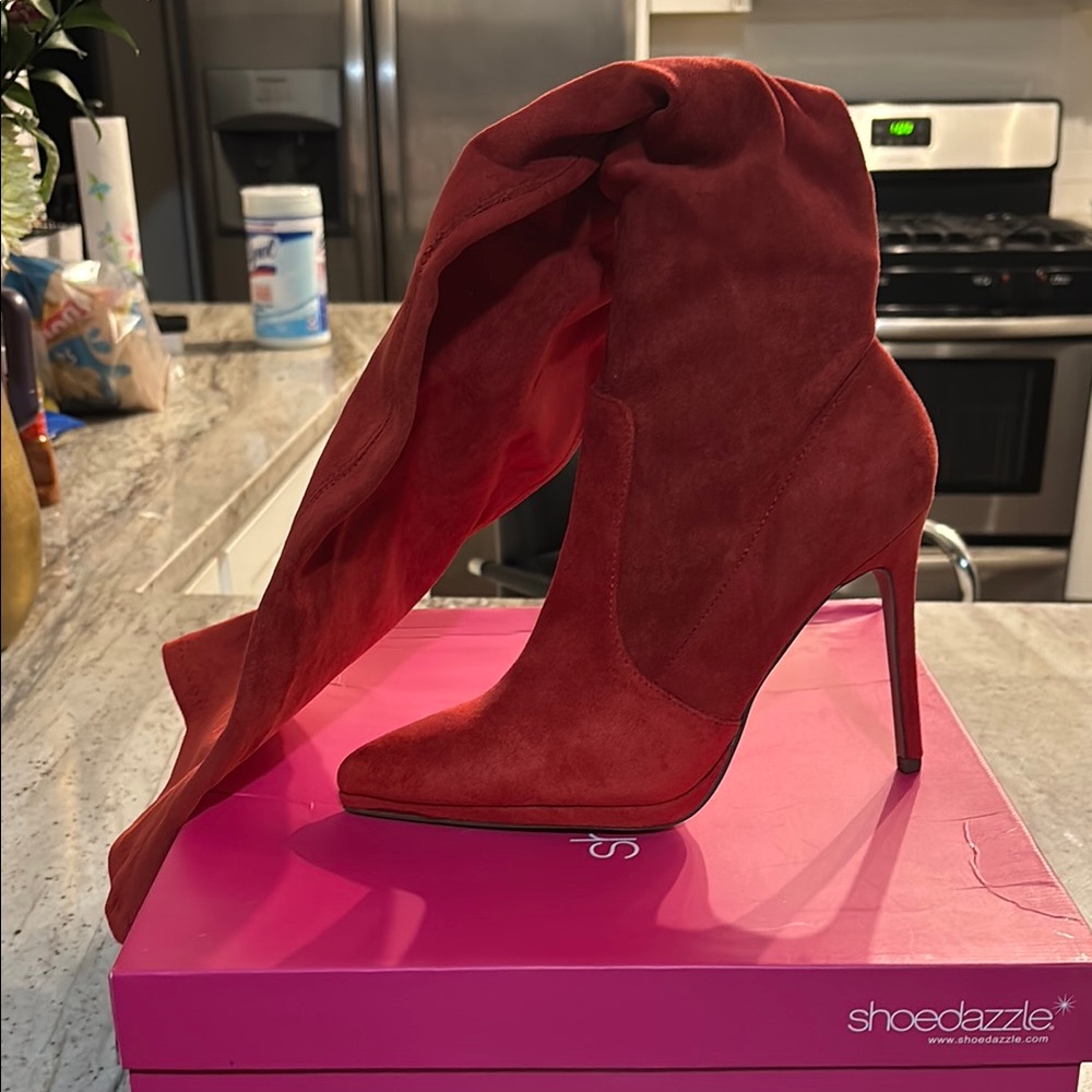 Shoe Dazzle Women's Red Suede Boots